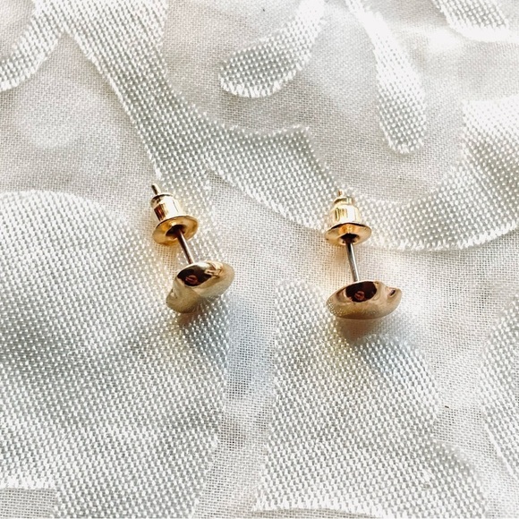 NWT Lot of 2 Festive Earrings – Gold Heart Stud & White/Gold Snowflake Drop - Picture 12 of 12